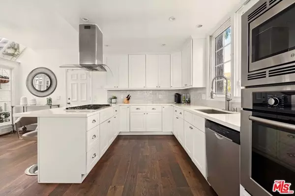 Los Angeles, CA 90049,12320 Ridge CIR