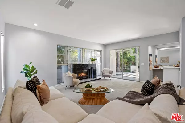 Woodland Hills, CA 91367,23246 Canzonet ST
