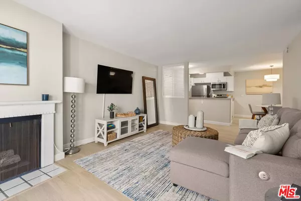 Playa Del Rey, CA 90293,8163 Redlands ST #24