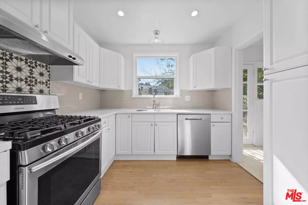 Los Angeles, CA 90049,11347 CASHMERE ST