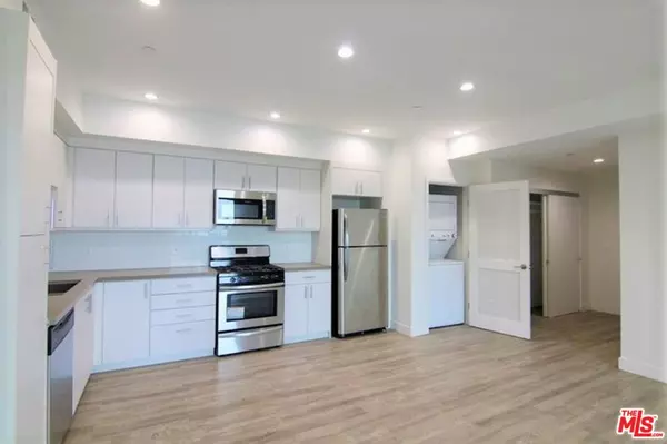 744 Hartford AVE #206, Los Angeles, CA 90017