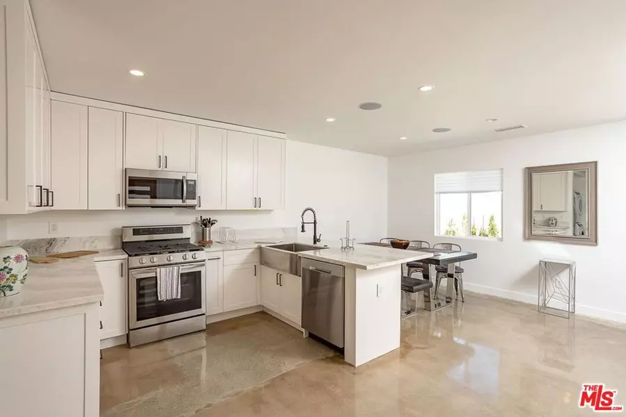 7413 Jamieson AVE, Reseda, CA 91335