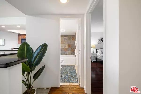 Los Angeles, CA 90068,2700 Cahuenga BLVD #3108