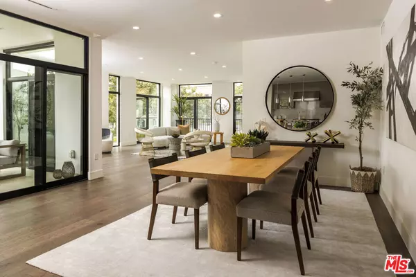 Beverly Hills, CA 90210,425 N Palm DR #201