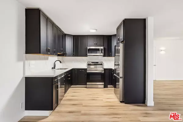 Santa Monica, CA 90402,621 San Vicente BLVD #110