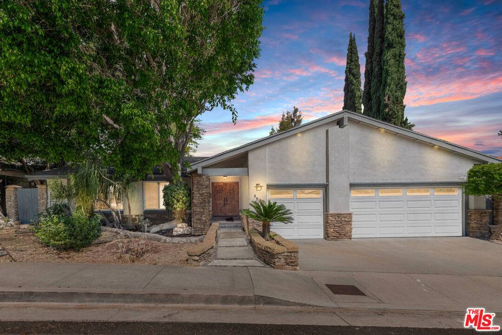 West Hills, CA 91304,8919 Moorcroft AVE