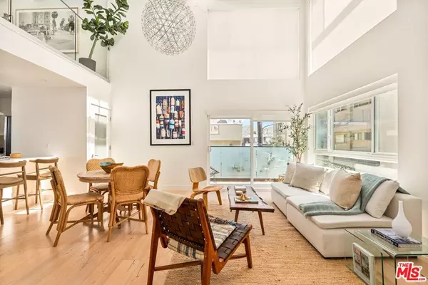 Marina Del Rey, CA 90292,14 Reef ST #4