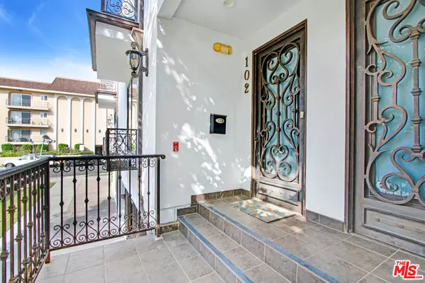 Los Angeles, CA 90035,1096 S Bedford DR #102