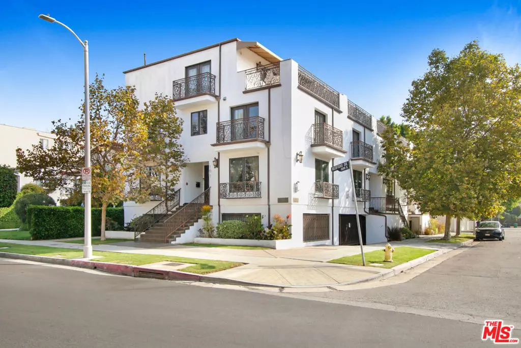 Los Angeles, CA 90035,1096 S Bedford DR #102