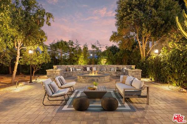 22910 Collins ST, Woodland Hills, CA 91367