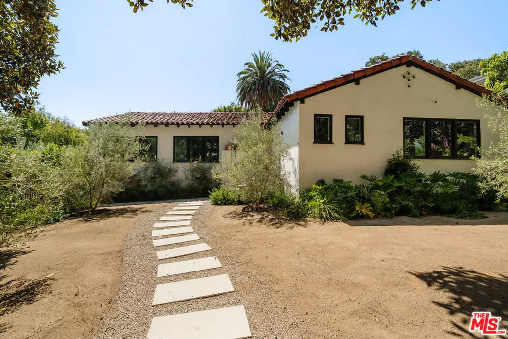 Los Angeles, CA 90027,2443 N Vermont AVE