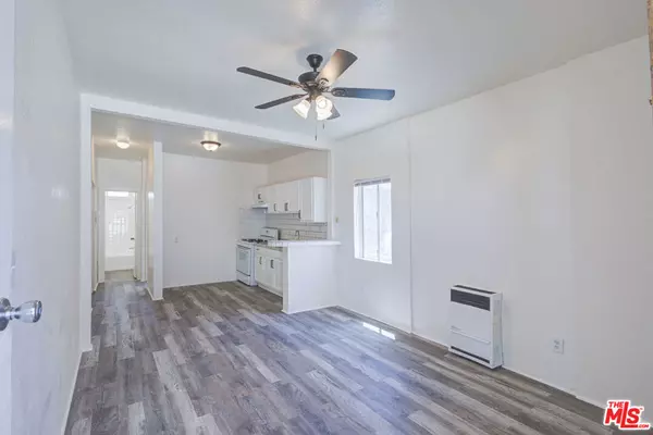 San Pedro, CA 90731,543 W 16th #B