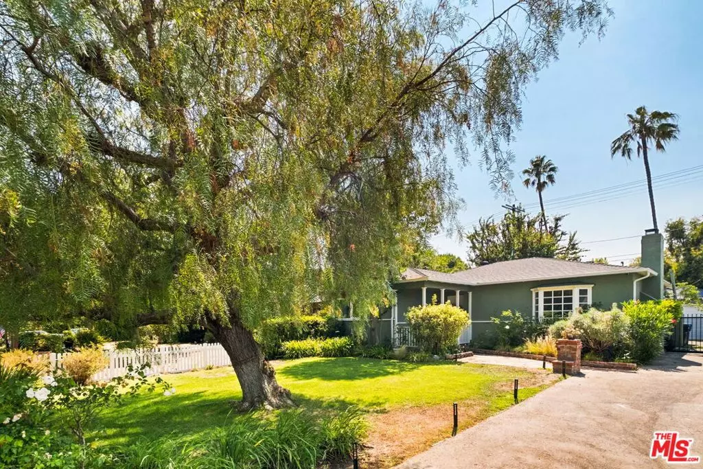 Valley Village, CA 91607,4447 Radford AVE