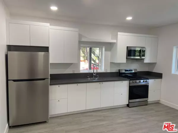 Tarzana, CA 91356,18910 Pasadero DR