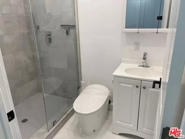 Tarzana, CA 91356,18912 Pasadero DR
