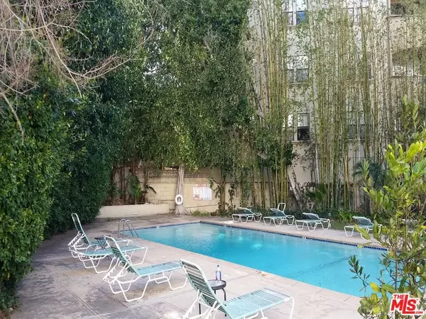 Los Angeles, CA 90004,570 N ROSSMORE AVE #107