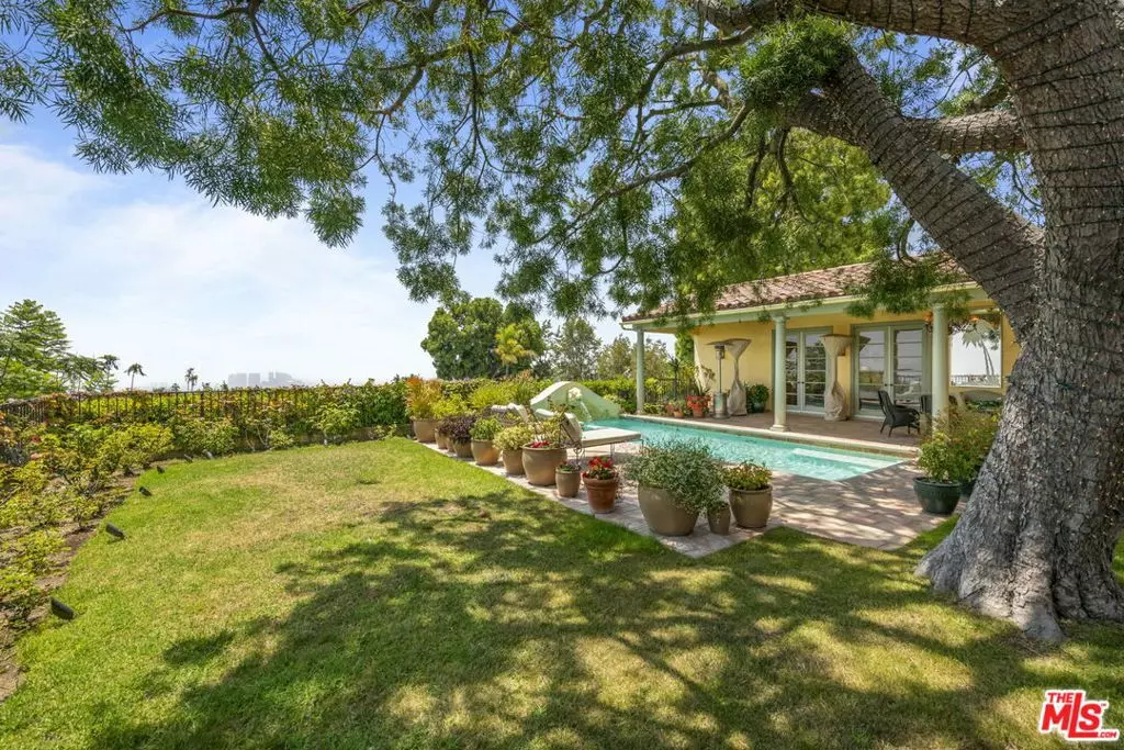 Beverly Hills, CA 90210,1634 Gilcrest DR
