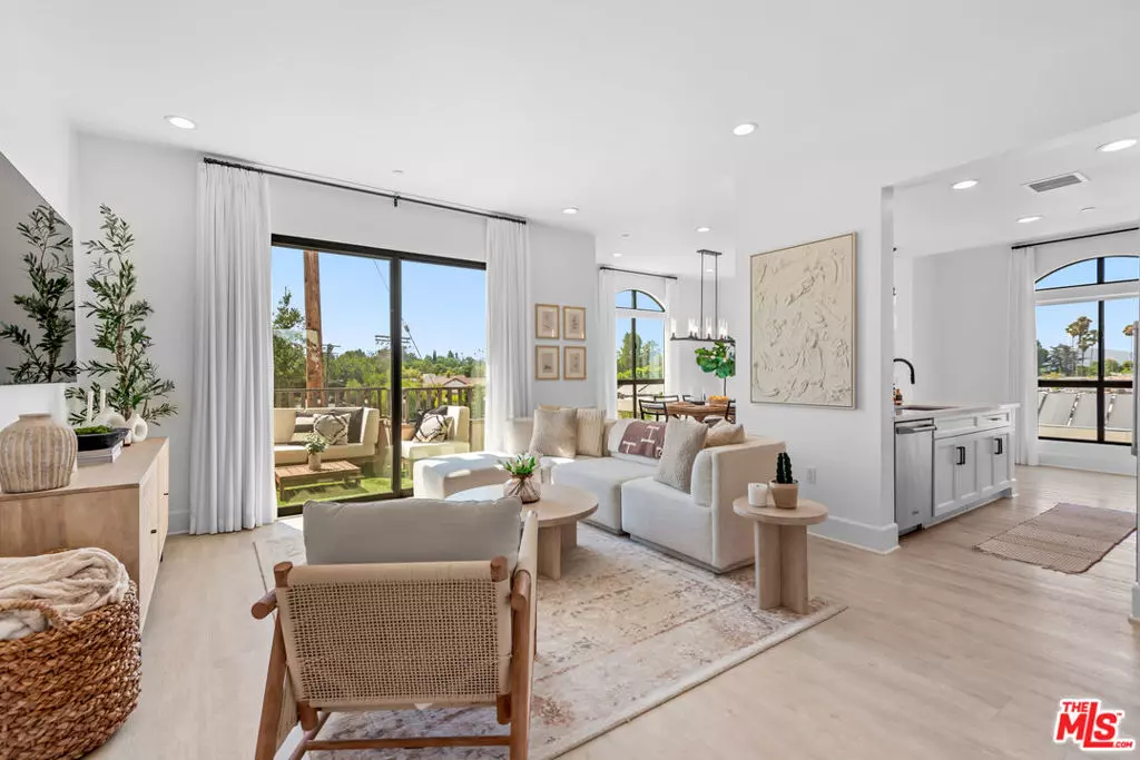 Encino, CA 91316,5015 Balboa BLVD #408