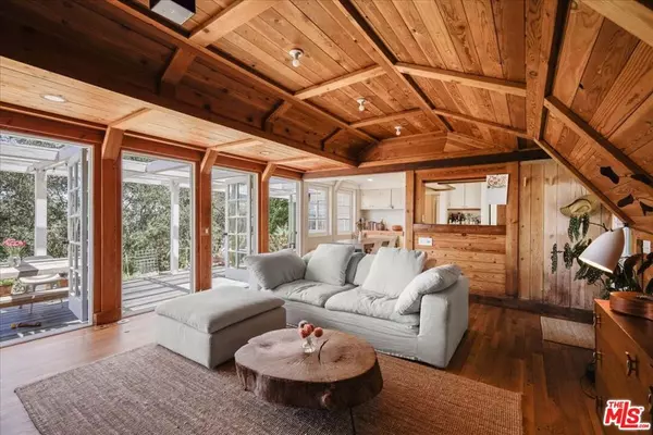 Topanga, CA 90290,1555 Fernwood Pacific DR
