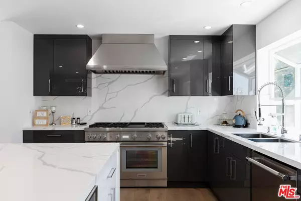 Tarzana, CA 91356,18721 Hatteras ST #10
