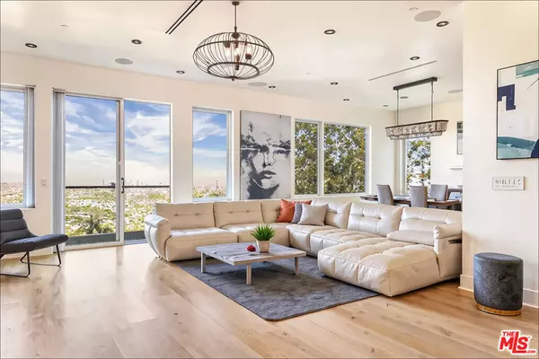 Los Angeles, CA 90069,1610 Viewmont DR