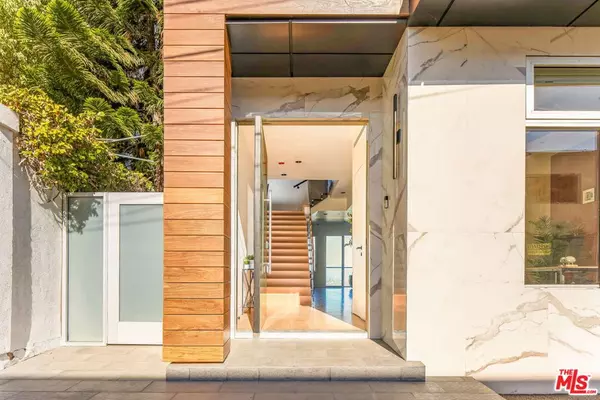 1610 Viewmont DR, Los Angeles, CA 90069