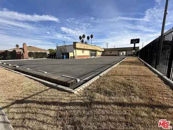 Compton, CA 90221,515 E Rosecrans AVE