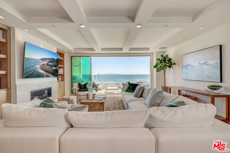 17325 Castellammare DR #307, Pacific Palisades, CA 90272