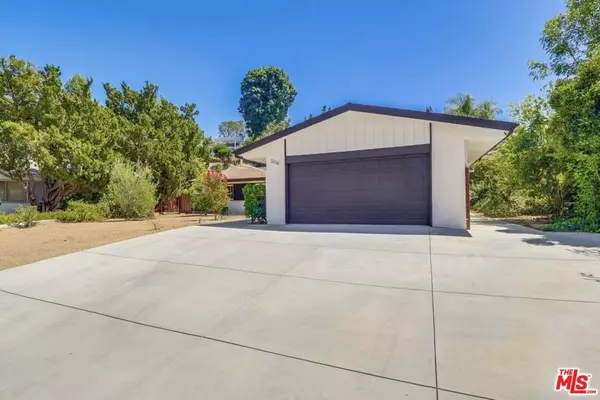 Woodland Hills, CA 91367,24300 Clipstone ST