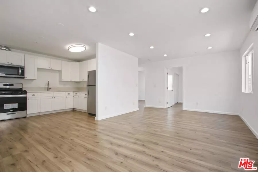 649 W 92nd ST, Los Angeles, CA 90044