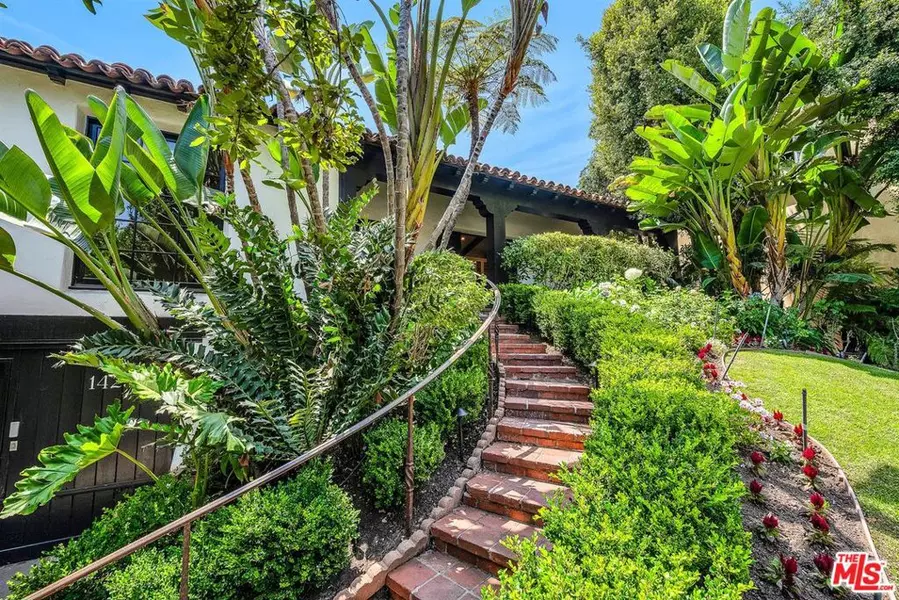 1423 Warnall AVE, Los Angeles, CA 90024