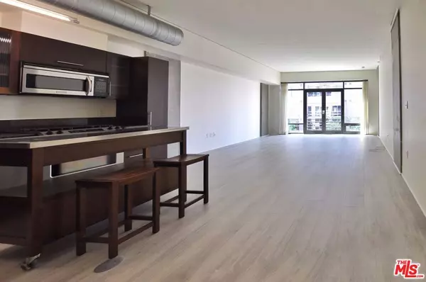Los Angeles, CA 90015,1111 S Grand AVE #907