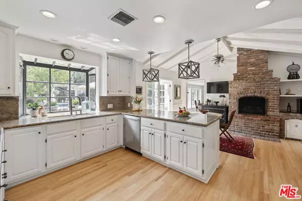 Woodland Hills, CA 91364,5132 Quakertown AVE