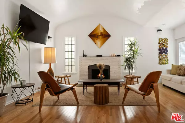 7459 Rosewood AVE, Los Angeles, CA 90036