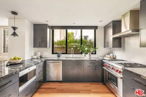 Los Angeles, CA 90049,12218 Montana AVE #103