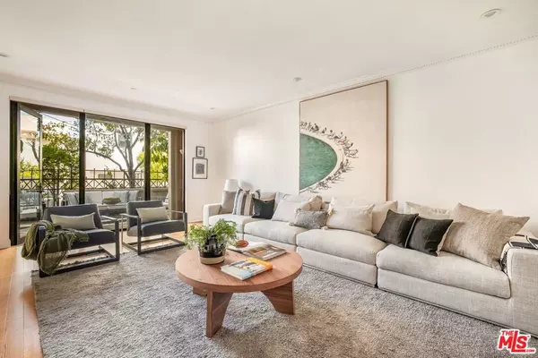 Los Angeles, CA 90049,12218 Montana AVE #103