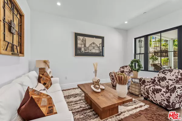 Thousand Oaks, CA 91362,1649 Hauser CIR