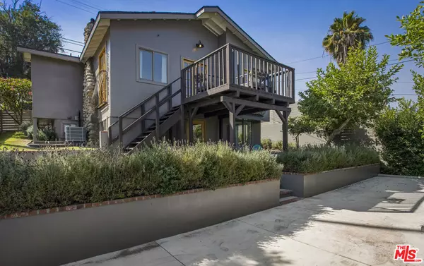 Los Angeles, CA 90026,2111 Montana ST