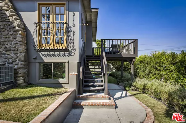 Los Angeles, CA 90026,2111 Montana ST