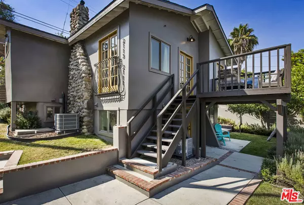 Los Angeles, CA 90026,2111 Montana ST