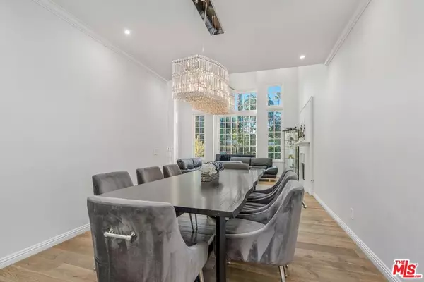 Encino, CA 91436,15916 Daniel LN