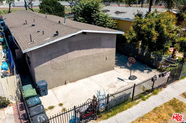 Los Angeles, CA 90001,1159 E 64th ST