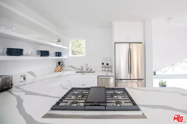 Malibu, CA 90265,29233 HEATHERCLIFF RD #3