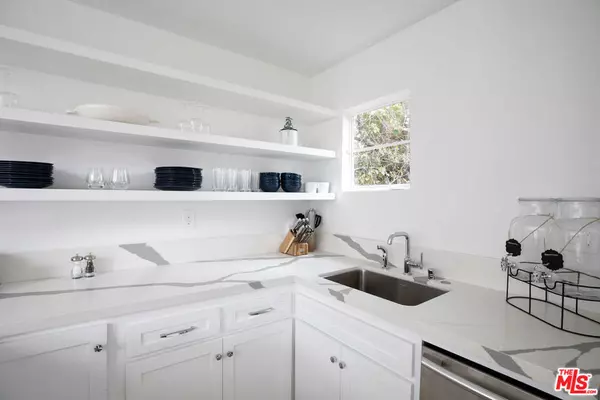 Malibu, CA 90265,29233 HEATHERCLIFF RD #3