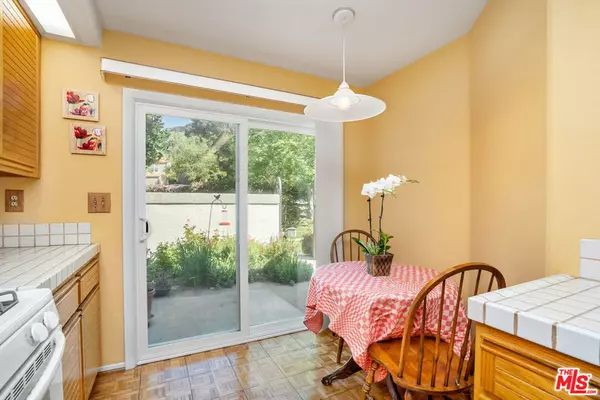 Chatsworth, CA 91311,22211 Frontier PL