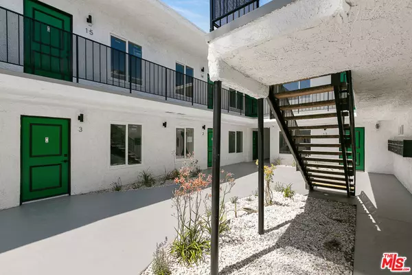 Van Nuys, CA 91406,6736 Woodley AVE #18