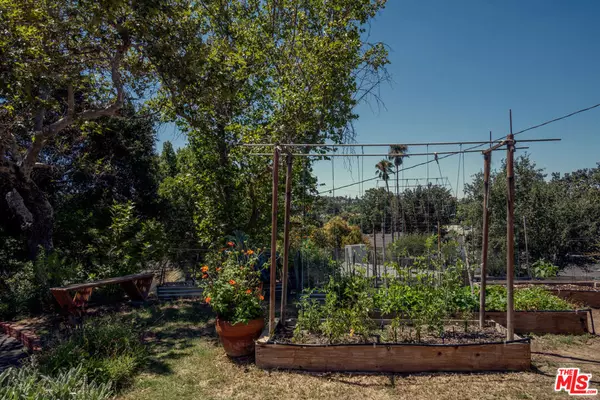 Newhall, CA 91321,25166 Wheeler RD