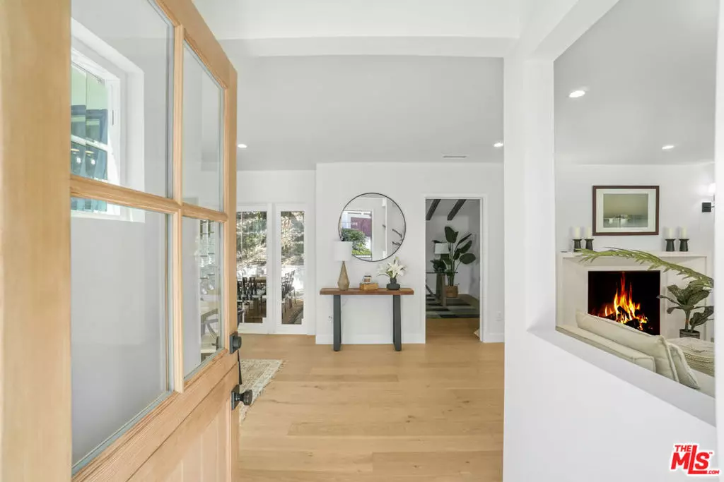 Beverly Hills, CA 90210,1831 Benedict Canyon DR