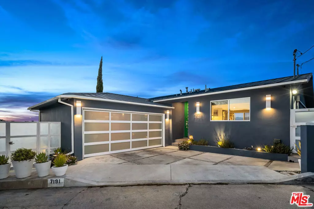 Los Angeles, CA 90068,7191 Pacific View DR