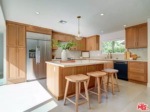 Huntington Beach, CA 92649,5241 Glenroy DR